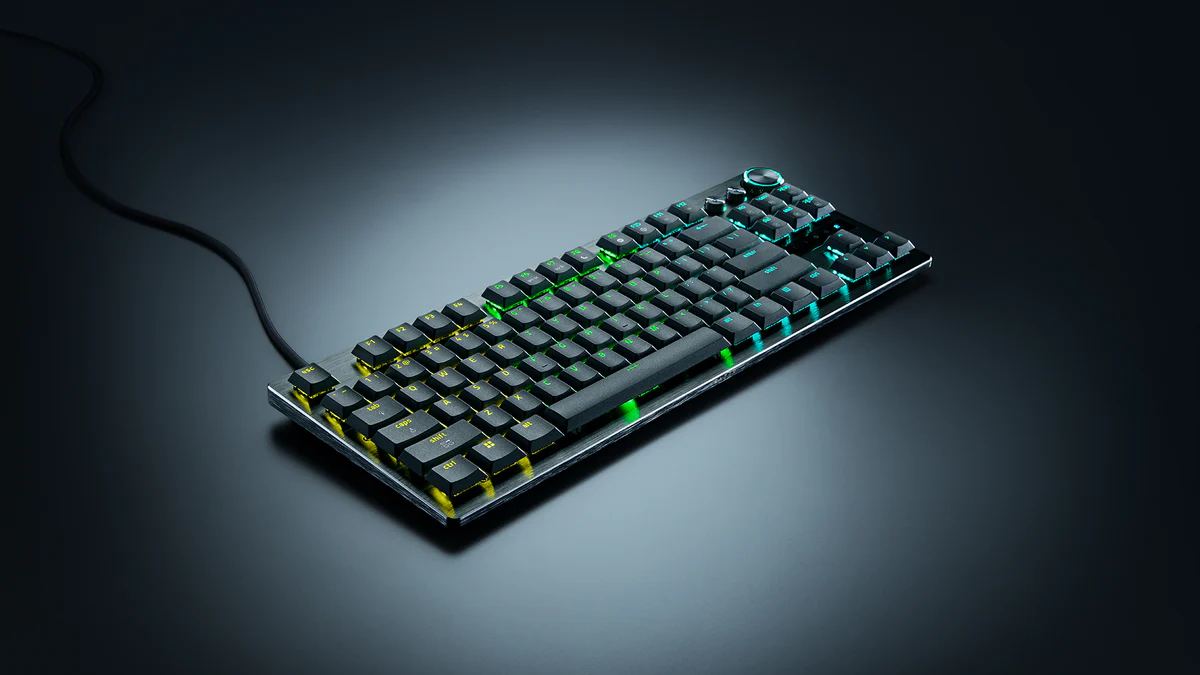 Official angled view of the wired Razer Huntsman V3 Pro Low-profile Tenkeyless 8KHz