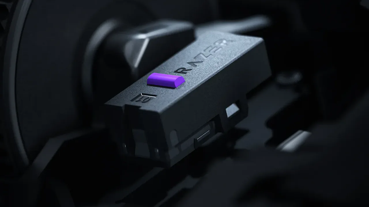 Крупный план оптического переключателя Razer Gen-4 внутри Naga V3 Pro